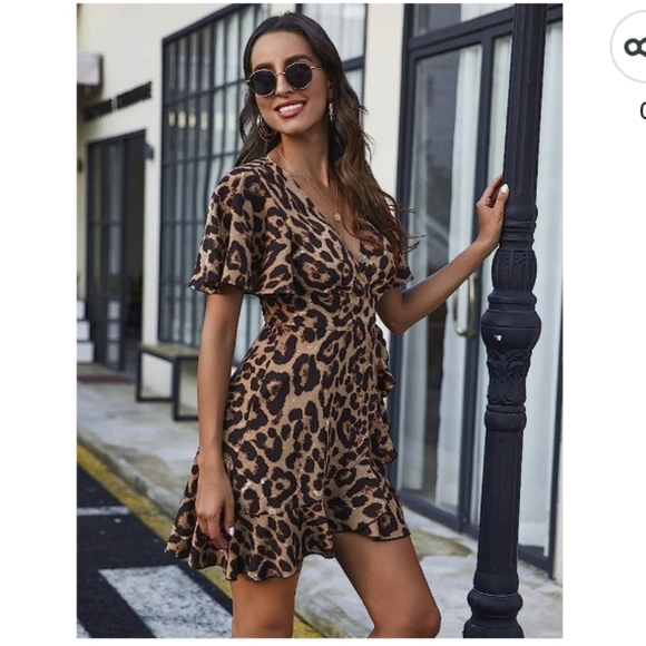 Cheetah Wrap dress - Picture 3 of 9